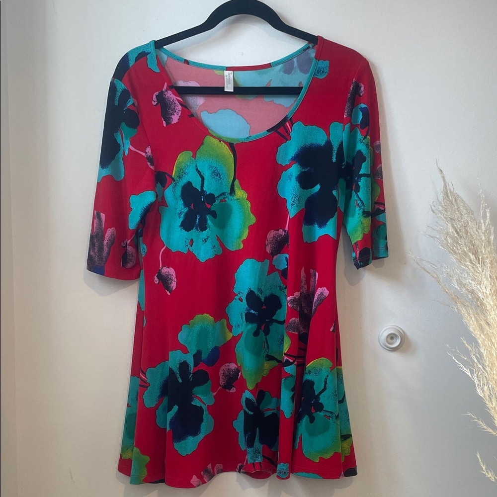 Journee Collection Vibrant Red and Teal Floral Top SZ L B123